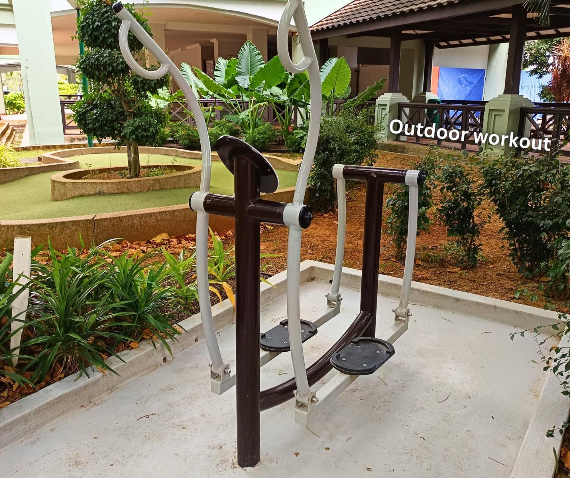 Pangsapuri Costa Mahkota Stylish 2-bedroom Pool View 1 Queen & 2 Singles Malacca