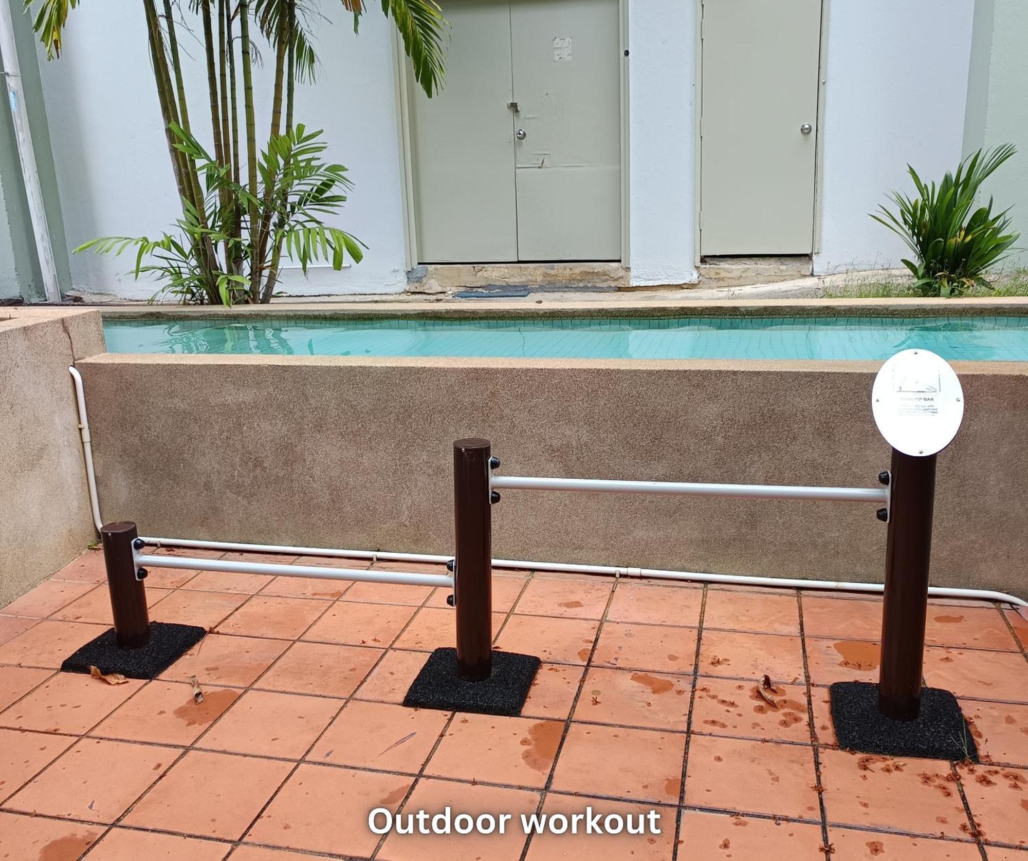 Pangsapuri Costa Mahkota Stylish 2-bedroom Pool View 1 Queen & 2 Singles